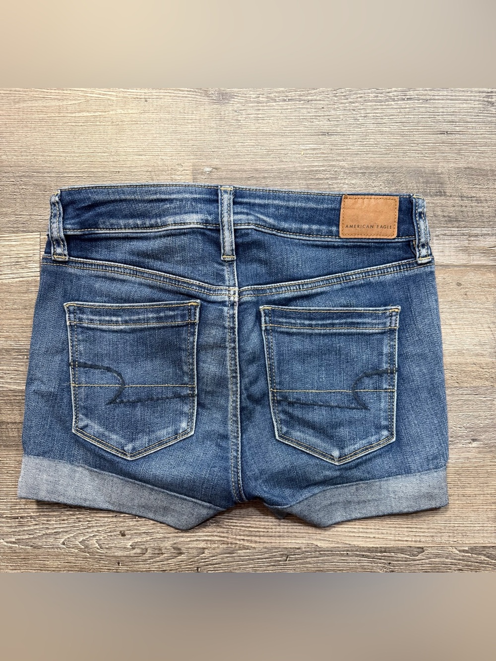 American Eagle Outfitters Two-Tone Light and Dark‎ Blue Denim Shorts - Picture 6 of 7